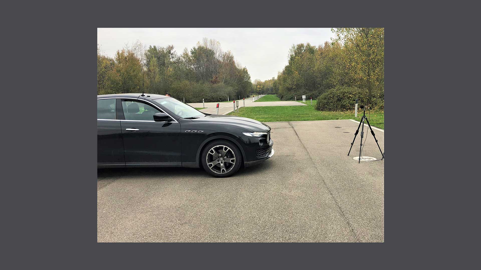 Photos of the execution of tests on a car