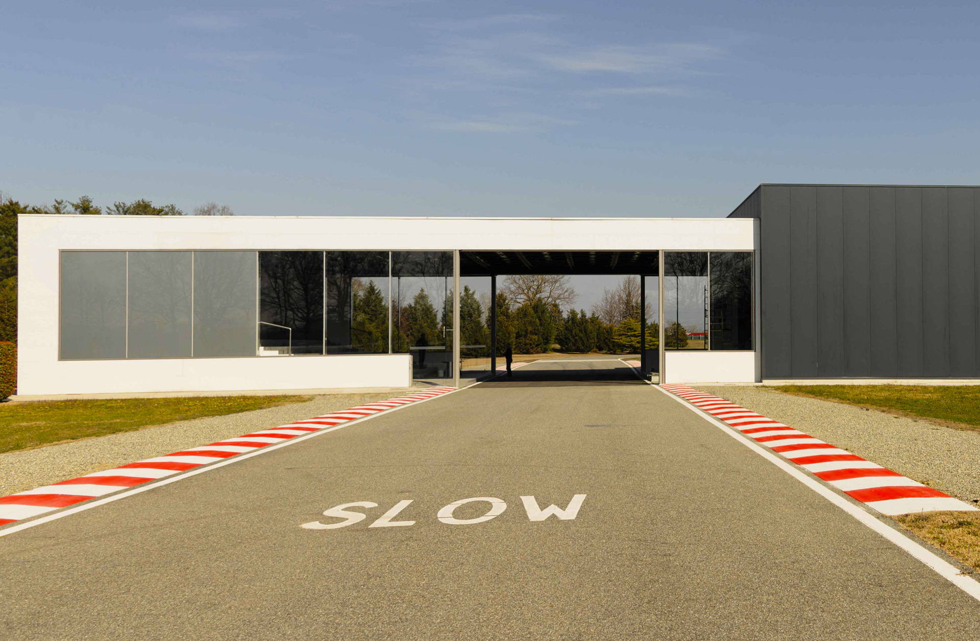 Foto di una tribuna situata sulla pista Alfa Romeo