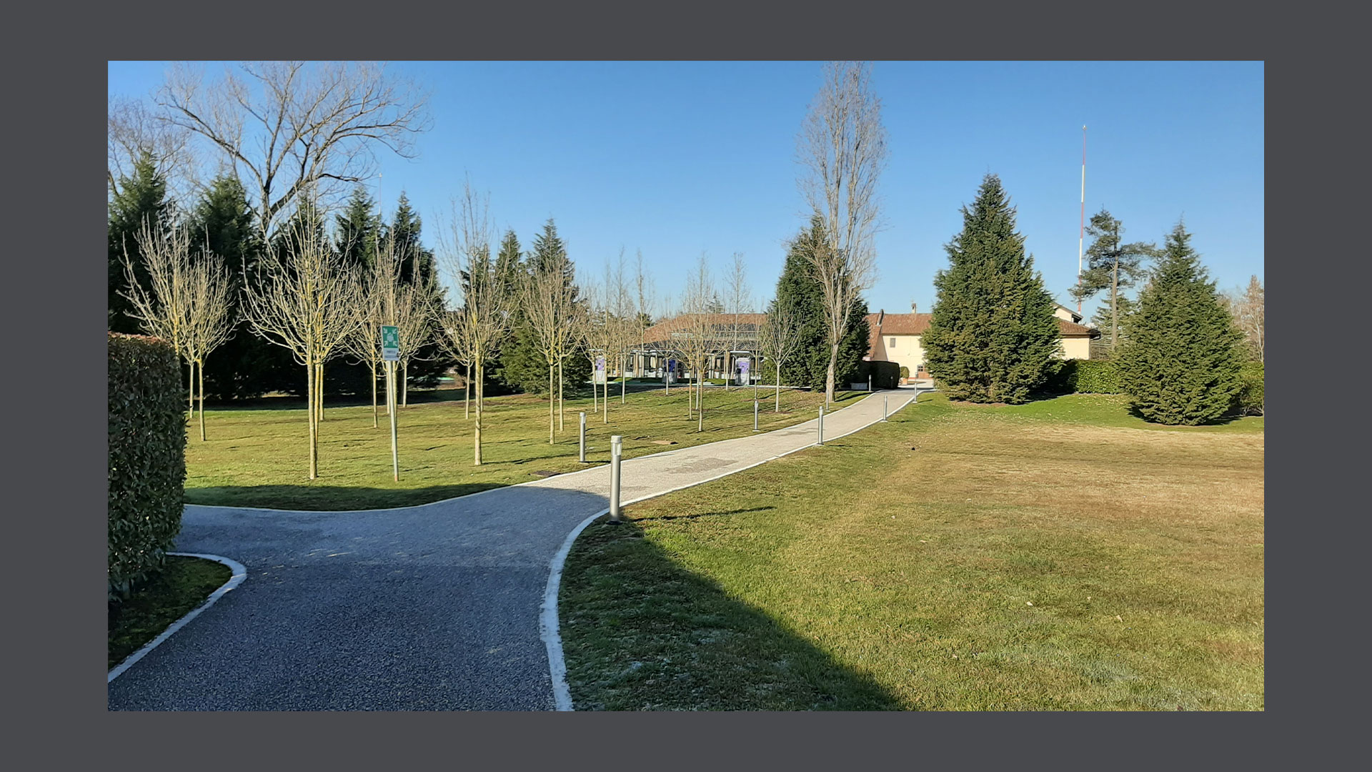 Photo of the driveway connecting the Grandstand to the Farmhouse