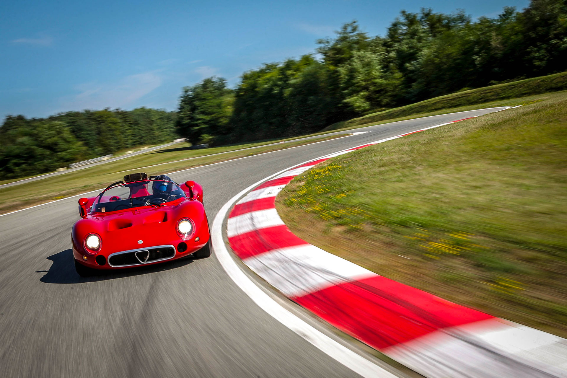 Photo of an Alfa Romeo car on the track