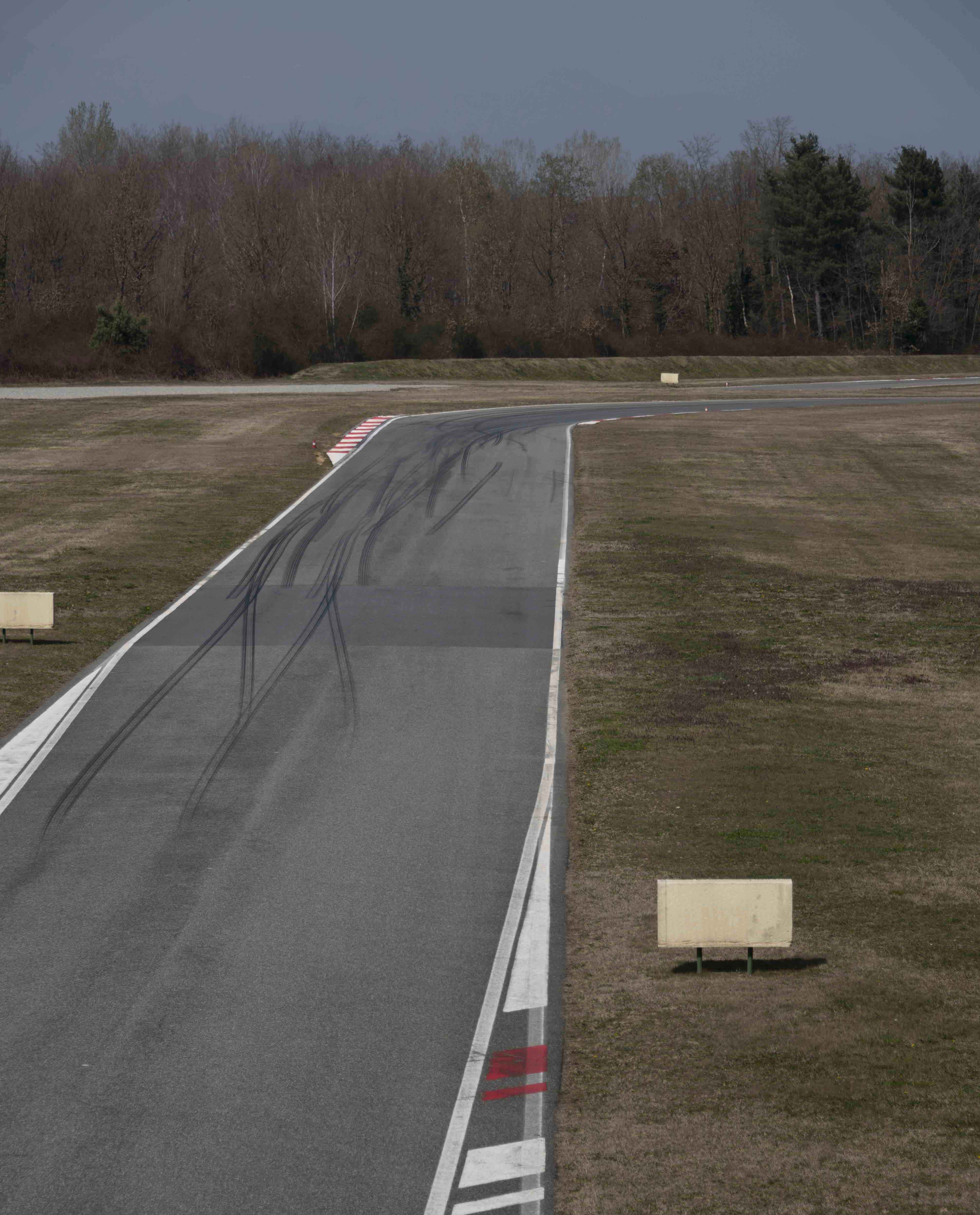 Photo of an Alfa Romeo track detail