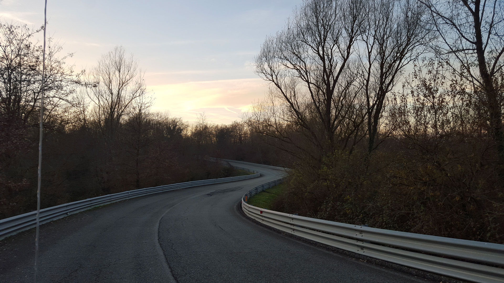 Photo of a hairpin bend on the Langhe track