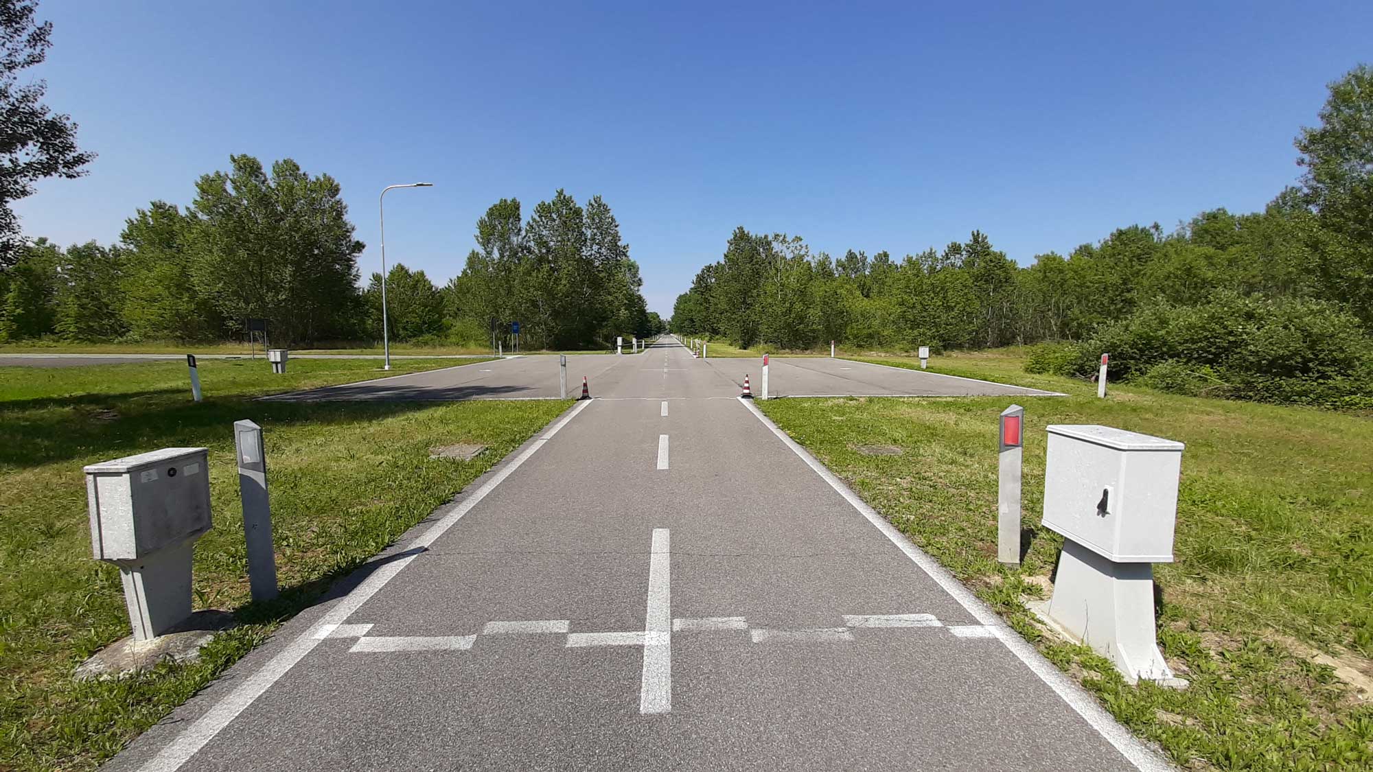 Foto di una pista di simulazione di rumorosità esterna